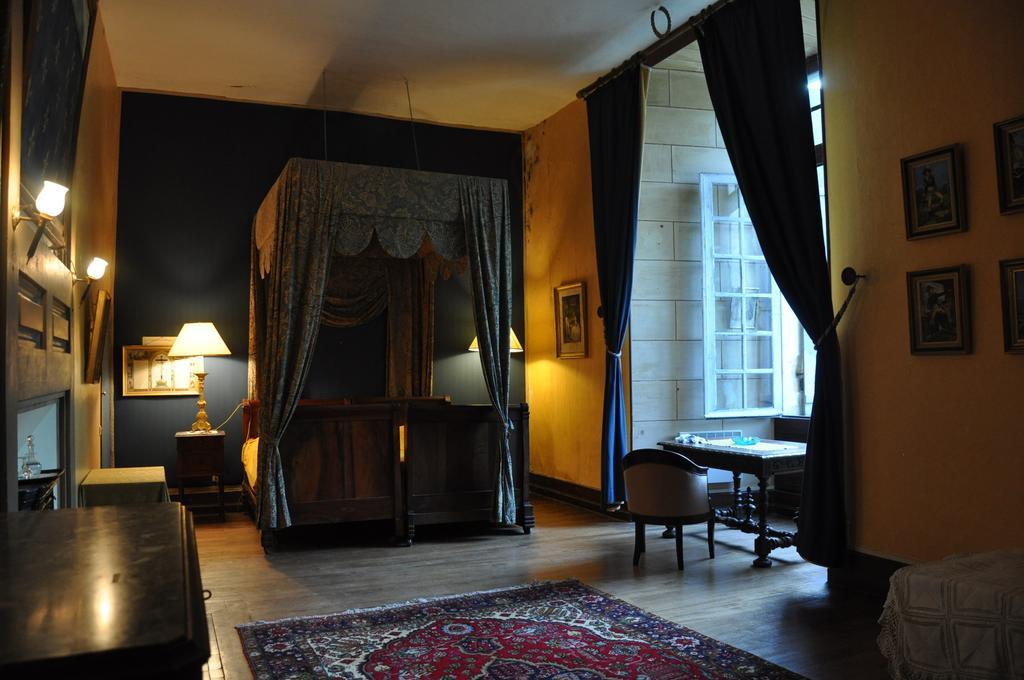 Chateau De Lanquais Bed & Breakfast Екстериор снимка